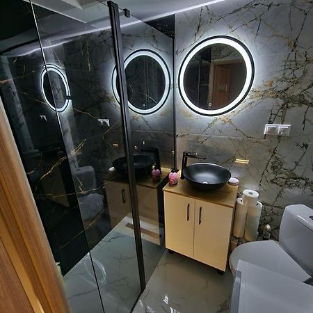 Luxury Aparments Klimatyzacja Z Prywatnym Parkingiem Daire Radom Dış mekan fotoğraf